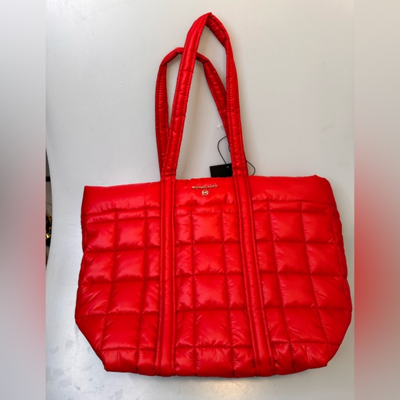 Make: Michael Kors Brand New puffy, large tote, red - Picture 6 of 8
